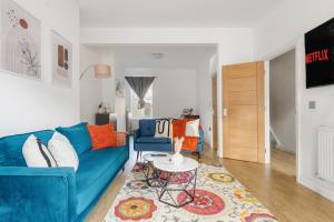 NEW! Spacious 5BR House in Stratford