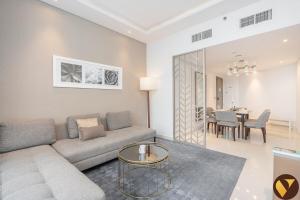 Vogue Vacation Homes, Business Bay Damac Maison Prive near Burj Khalifa and Dubai Mall, One Bedroom Apartment with Balcony, Canal and City Skyline View, Access toAmenities