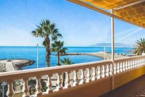 Ático 1a línea de playa - Pedregalejo - Hoteles de 4 estrellas en Málaga