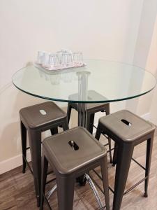 Cozy 1 Bedroom Condo with Parking