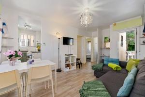 Cosy, freshly furnished holiday home