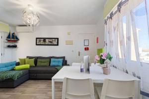 Cosy, freshly furnished holiday home