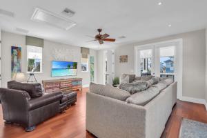 Perfect Family Getaway, Beach, Pool & Dock
