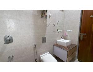 The Cozy Stay Entire 1BHK Apartment Sec 168 Golden Palms