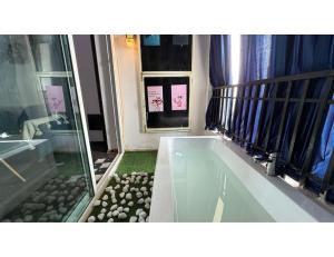 The Cozy Stay Entire 1BHK Apartment Sec 168 Golden Palms