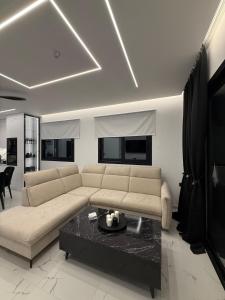 S&P-elegant suite with jacuzzi