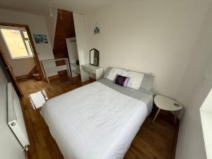 Private Room in Skellig Apartment