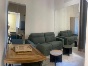 Cannes centre rue dantibes et palais