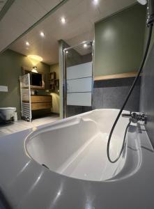 Exceptional Villa - Rural Charm