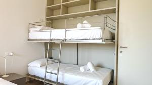 Hostdomus - Castelli Apartment free garage