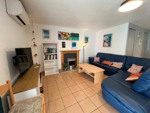 Villas Belle villa entierement climatisee 4 chambres 10 couchages, fibre WIFI, 2 terrasses parking privatif dans residence securisee piscine commune 800 m de la mer LRCS69 : photos des chambres
