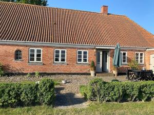 18th century gem with soul