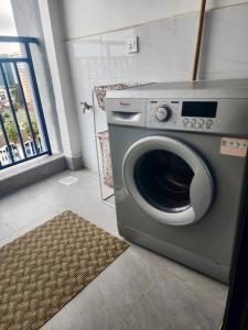 Modern Kilimani 2BR Walk to Yaya Centre & CJs Restaurant & Kilimani Mall