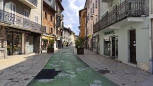 Appartements Sullensa # Parking - Proche Centre - Vue Montagne : photos des chambres