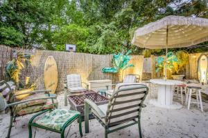 Tiki Bliss Pool & Resort Vibe