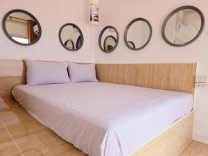 Crane nest 12 mansion view