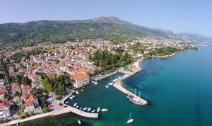 Fjaka, old stone house