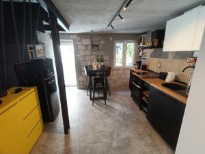 Fjaka, old stone house