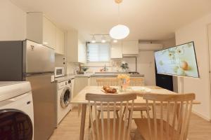 DDP 동대문 동대문역사문화공원 동묘 종로 Gwangjang Market Changgyeong Palace Gyeongbok Palace Changdeok Palace Namsan Tower