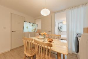 DDP 동대문 동대문역사문화공원 동묘 종로 Gwangjang Market Changgyeong Palace Gyeongbok Palace Changdeok Palace Namsan Tower