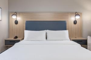 Candlewood Suites Houston The Woodlands by IHG