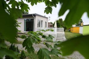 Ferienhäuschen am See, neu gebaut, klimatisiert und beheizbar