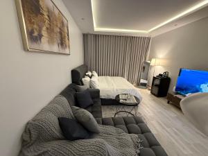 شقة تأجير يومي استوديو جديد بأثاث هادئ وأنيق