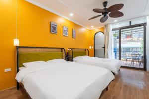 Little Balcony Hang Ca - Old Quarter I Chao Hanoi