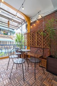 Little Balcony Hang Ca - Old Quarter I Chao Hanoi