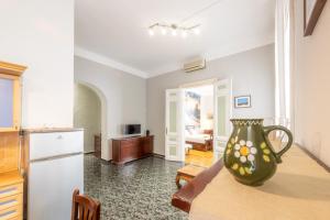 Liana-Luxury And Central Flat