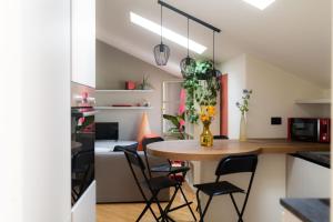 Attico Gemma, terrazza panoramica nel centro storico di Alba