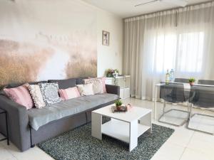 Kings Palace nice apartments 2bd, 2bath sea view