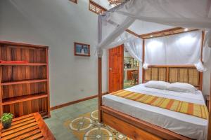 Uva Blue Villas - Villa 4 - Modern Two Bedroom Villa - Private Garden