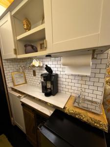 Luxurious Bedroom with Private Entrance & En-suite Bathroom