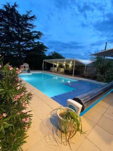 Maisons de vacances Gite & Spa Chateau Lagrange les Tours : photos des chambres