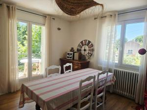 Appartements Appartement trois chambres avec jardin : photos des chambres