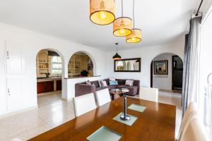 Seabreeze 2BR Haven Ocean Walk and Sunsets