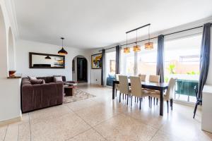 Seabreeze 2BR Haven Ocean Walk and Sunsets