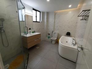 Golden Century Apartments