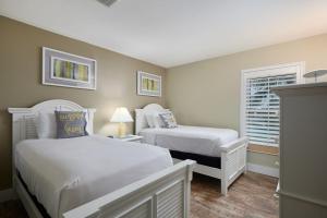 2531 Beach Villa- Captiva Three Bedroom Executive Penthouse Residence
