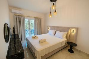 Natural Blue Suites-Canal dAmour Retreat