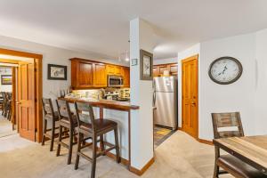 3220 - Two Bedroom Standard Powderhorn Lodge condo