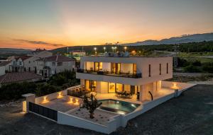 Villa "Princessa" Maslenica Privat Pool & Jacuzzi