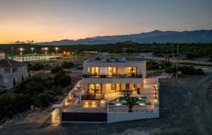 Villa "Princessa" Maslenica Privat Pool & Jacuzzi