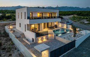 Villa "Princessa" Maslenica Privat Pool & Jacuzzi