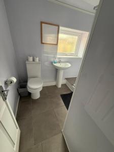 Suli House-Families and Couples only- 3 minutes walk to the seafront