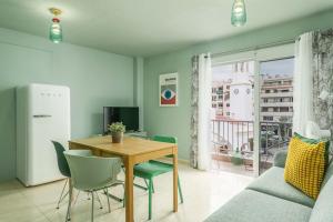 Los Cristianos Plaza, with air-conditioning