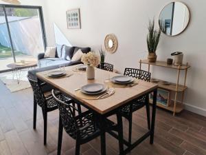 Maisons de vacances Maison neuve Rochemaure vacances familiales ou deplacements professionnels : Maison 2 Chambres