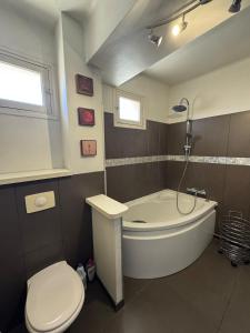 Appartements F3 parking gratuit Clim port 5min aeroport 10min : photos des chambres