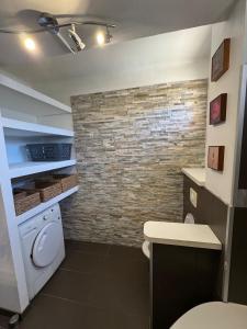 Appartements F3 parking gratuit Clim port 5min aeroport 10min : photos des chambres